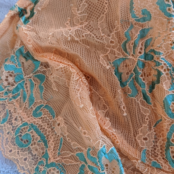 Bralette urban outfitters out from under - Picture 4 of 4